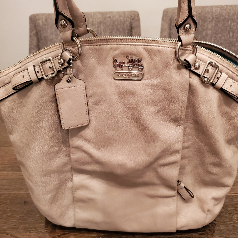 Coach leather shoulder bag